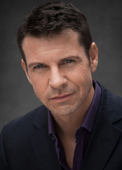 File:Lloyd Owen.jpg