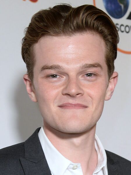 File:Robert Aramayo.jpg